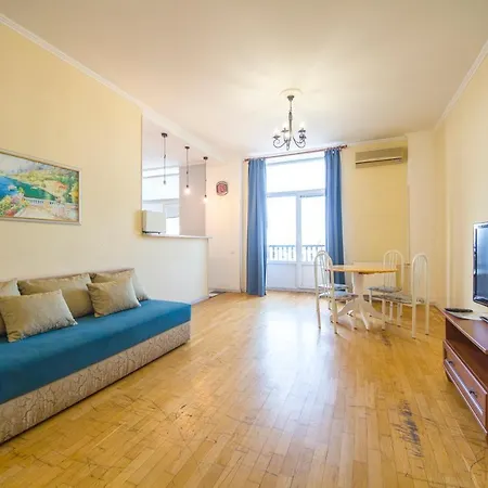 Apartment On Khreschatyk