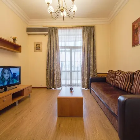 On Khreschatyk Apartment *